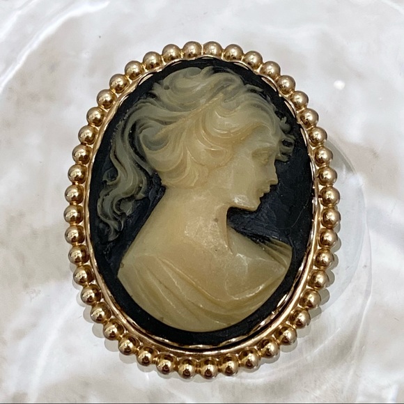 Vintage Unsigned Victorian Lady Cameo Brooch - Picture 7 of 11